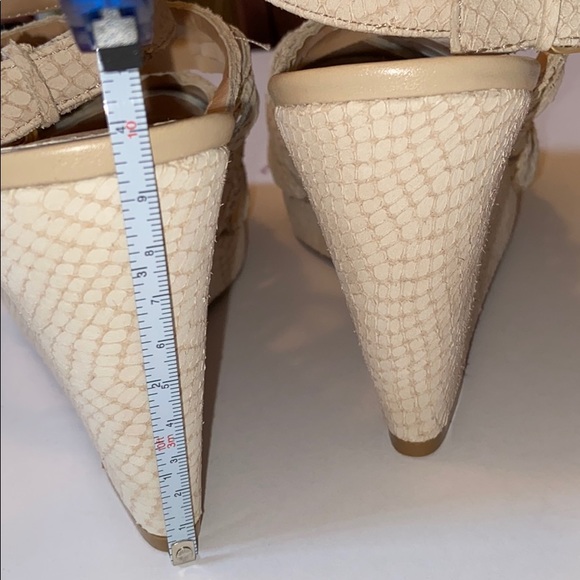 Ann Taylor Loft leather sandal heel platform - Picture 3 of 8